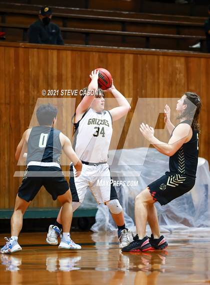Thumbnail 2 in Rio Americano vs Golden Sierra (Kendall Arnett Tournament) photogallery.