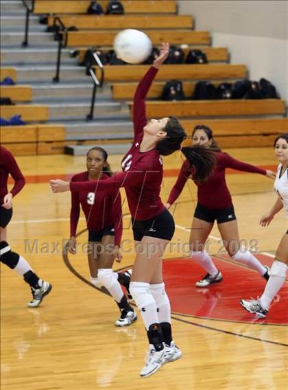 Thumbnail 2 in Dobie vs Baytown Lee (Nike Volleyball Classic) photogallery.