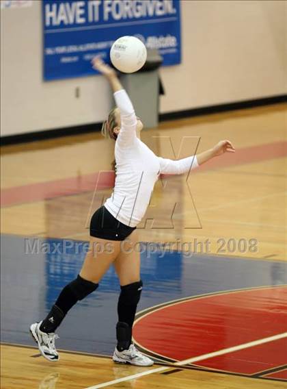 Thumbnail 3 in Dobie vs Baytown Lee (Nike Volleyball Classic) photogallery.