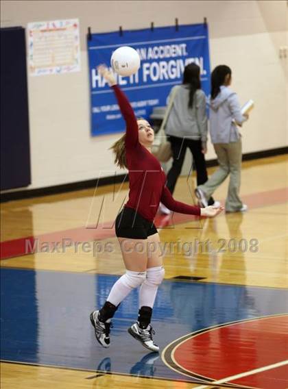 Thumbnail 2 in Dobie vs Baytown Lee (Nike Volleyball Classic) photogallery.