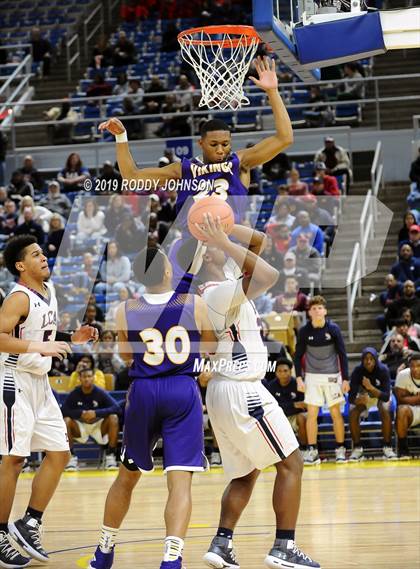 Thumbnail 3 in Opelousas Catholic @ Lafayette Christian Academy (LHSAA 1A Division IV Semifinal) photogallery.