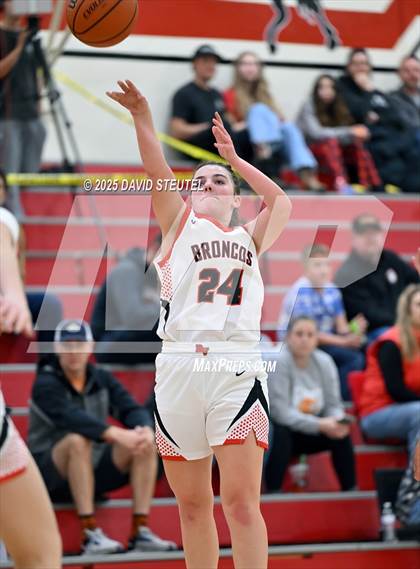 Thumbnail 1 in Vacaville @ Bella Vista (Foundation Game) photogallery.