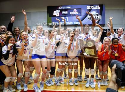 Thumbnail 1 in Grand Oaks vs. Fulshear (UIL 6A Volleyball Division I Final Medal Ceremony) photogallery.