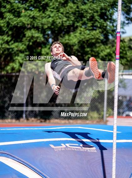Thumbnail 1 in DAL Track & Field Championships (Boys Pole Vault-Prelim) photogallery.