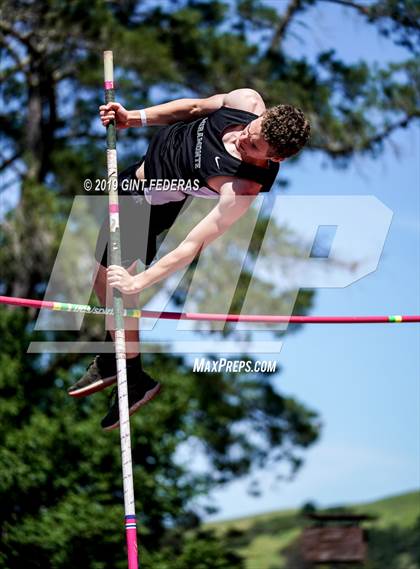 Thumbnail 3 in DAL Track & Field Championships (Boys Pole Vault-Prelim) photogallery.