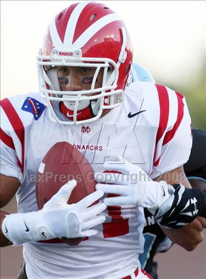 Thumbnail 3 in Carson vs. Mater Dei photogallery.