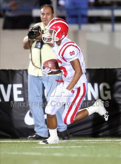 Thumbnail 1 in Carson vs. Mater Dei photogallery.