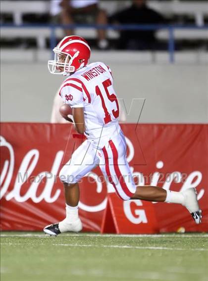 Thumbnail 3 in Carson vs. Mater Dei photogallery.