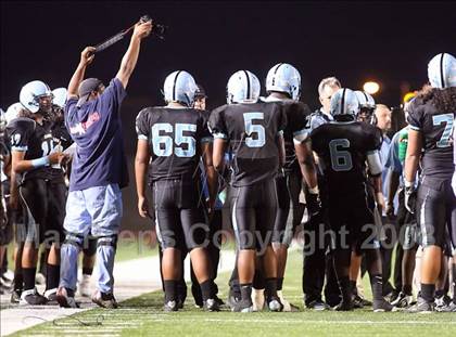Thumbnail 3 in Carson vs. Mater Dei photogallery.