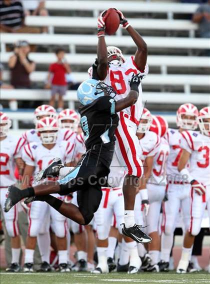 Thumbnail 2 in Carson vs. Mater Dei photogallery.
