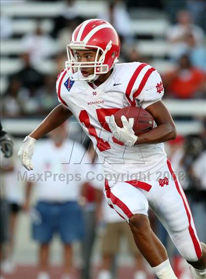 Thumbnail 3 in Carson vs. Mater Dei photogallery.