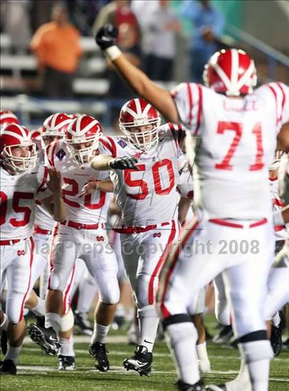 Thumbnail 3 in Carson vs. Mater Dei photogallery.