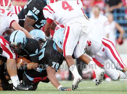 Thumbnail 1 in Carson vs. Mater Dei photogallery.