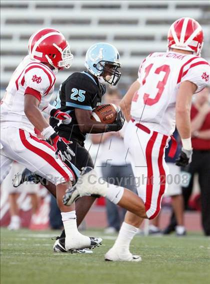 Thumbnail 3 in Carson vs. Mater Dei photogallery.