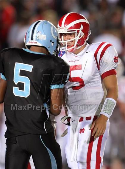 Thumbnail 2 in Carson vs. Mater Dei photogallery.