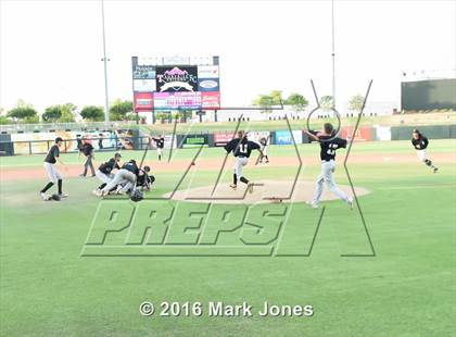 Thumbnail 3 in Apache Junction vs. Joy Christian (AIA D4 Final) photogallery.
