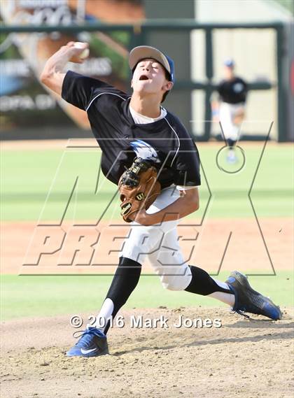 Thumbnail 3 in Apache Junction vs. Joy Christian (AIA D4 Final) photogallery.