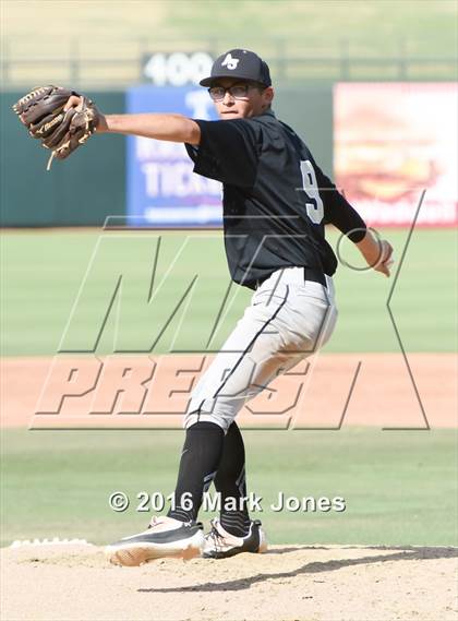 Thumbnail 3 in Apache Junction vs. Joy Christian (AIA D4 Final) photogallery.