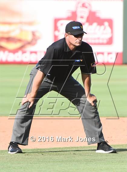 Thumbnail 3 in Apache Junction vs. Joy Christian (AIA D4 Final) photogallery.