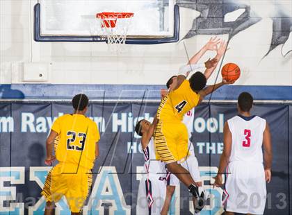 Thumbnail 1 in Fort Bend Marshall vs. Atascocita (McDonald's Texas Invitational) photogallery.