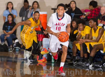 Thumbnail 2 in Fort Bend Marshall vs. Atascocita (McDonald's Texas Invitational) photogallery.