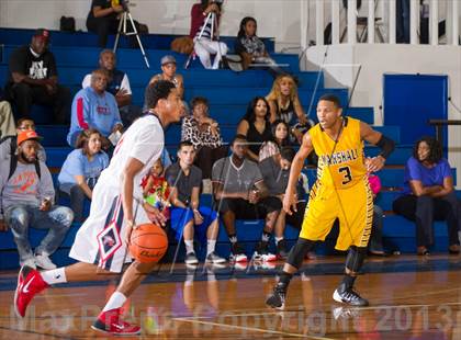 Thumbnail 3 in Fort Bend Marshall vs. Atascocita (McDonald's Texas Invitational) photogallery.