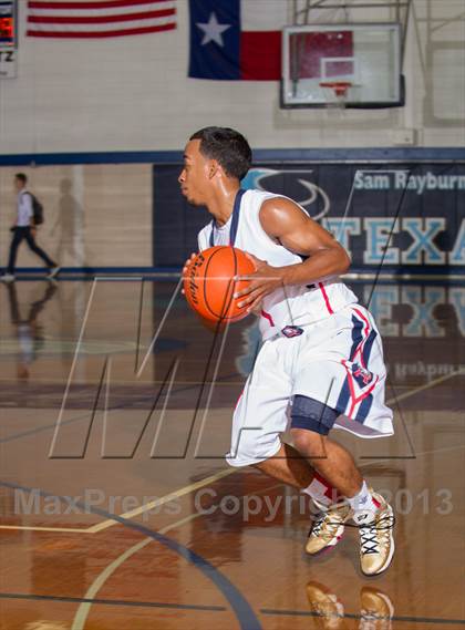 Thumbnail 1 in Fort Bend Marshall vs. Atascocita (McDonald's Texas Invitational) photogallery.
