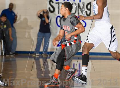 Thumbnail 3 in Fort Bend Marshall vs. Atascocita (McDonald's Texas Invitational) photogallery.