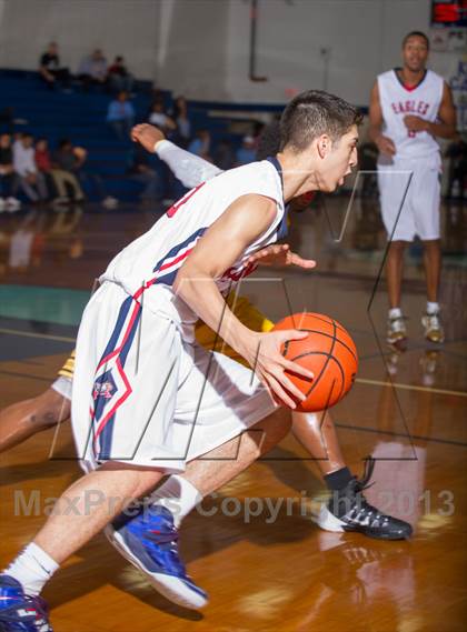 Thumbnail 1 in Fort Bend Marshall vs. Atascocita (McDonald's Texas Invitational) photogallery.