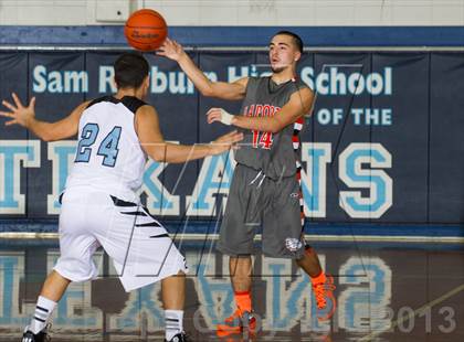 Thumbnail 3 in Fort Bend Marshall vs. Atascocita (McDonald's Texas Invitational) photogallery.