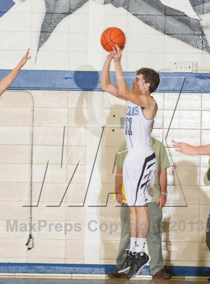 Thumbnail 2 in Fort Bend Marshall vs. Atascocita (McDonald's Texas Invitational) photogallery.