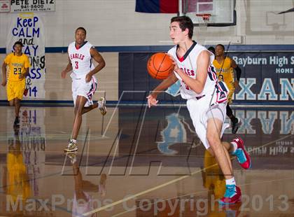 Thumbnail 2 in Fort Bend Marshall vs. Atascocita (McDonald's Texas Invitational) photogallery.