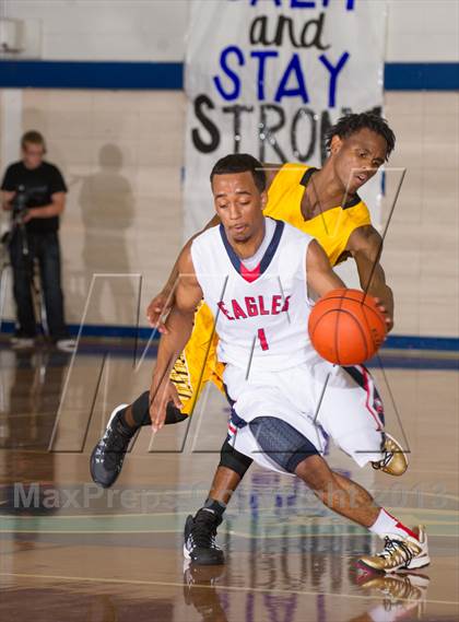 Thumbnail 3 in Fort Bend Marshall vs. Atascocita (McDonald's Texas Invitational) photogallery.