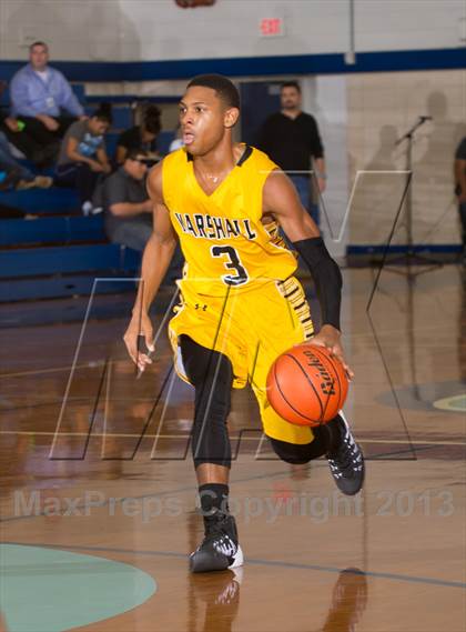 Thumbnail 2 in Fort Bend Marshall vs. Atascocita (McDonald's Texas Invitational) photogallery.