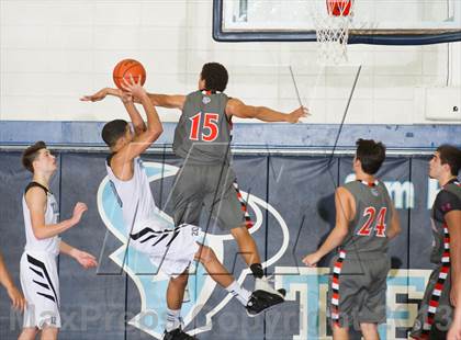 Thumbnail 2 in Fort Bend Marshall vs. Atascocita (McDonald's Texas Invitational) photogallery.