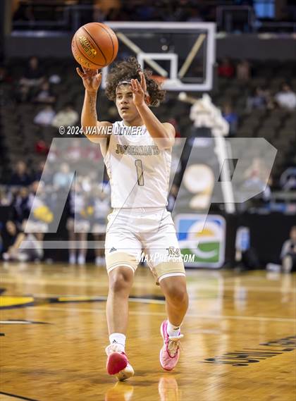 Thumbnail 1 in Beechwood vs Lloyd (2024 9th Region Boys Basketball Tournament) photogallery.