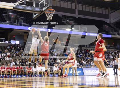 Thumbnail 1 in Beechwood vs Lloyd (2024 9th Region Boys Basketball Tournament) photogallery.