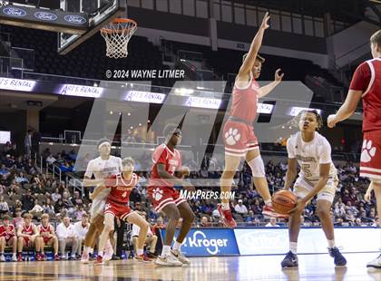 Thumbnail 1 in Beechwood vs Lloyd (2024 9th Region Boys Basketball Tournament) photogallery.
