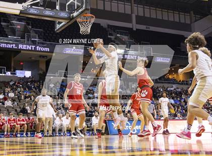 Thumbnail 1 in Beechwood vs Lloyd (2024 9th Region Boys Basketball Tournament) photogallery.