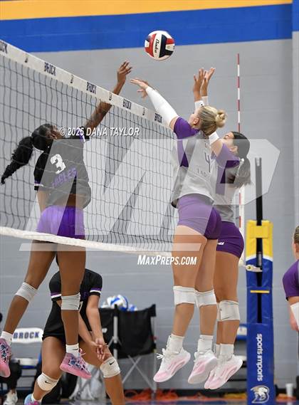 Thumbnail 2 in Godley vs. Crowley (2025 Brock Showcase Varsity Tournament) photogallery.