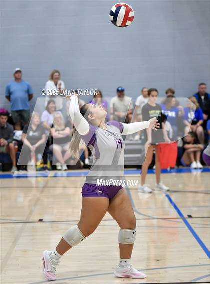 Thumbnail 1 in Godley vs. Crowley (2025 Brock Showcase Varsity Tournament) photogallery.