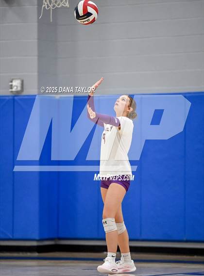 Thumbnail 3 in Godley vs. Crowley (2025 Brock Showcase Varsity Tournament) photogallery.
