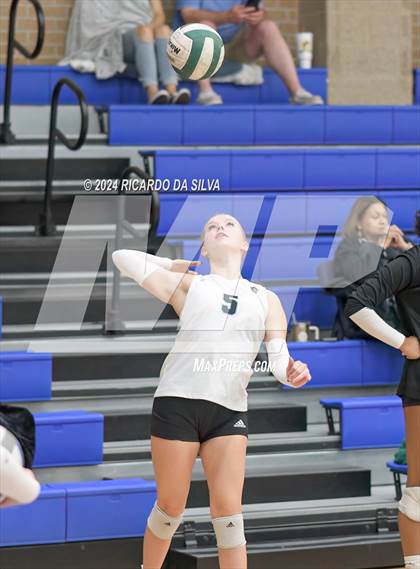 Thumbnail 1 in Bellville vs Brazoswood (Needville Tournament) photogallery.