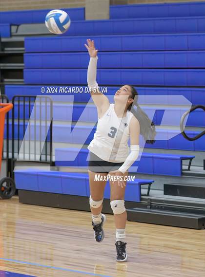Thumbnail 3 in Bellville vs Brazoswood (Needville Tournament) photogallery.