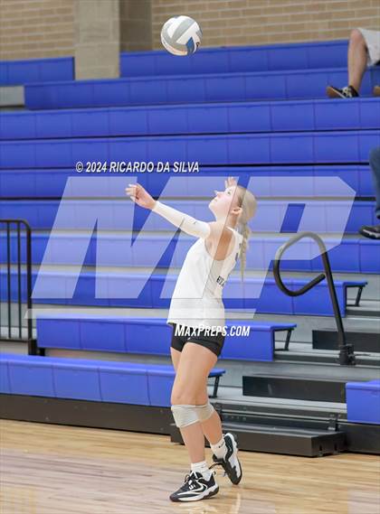 Thumbnail 2 in Bellville vs Brazoswood (Needville Tournament) photogallery.