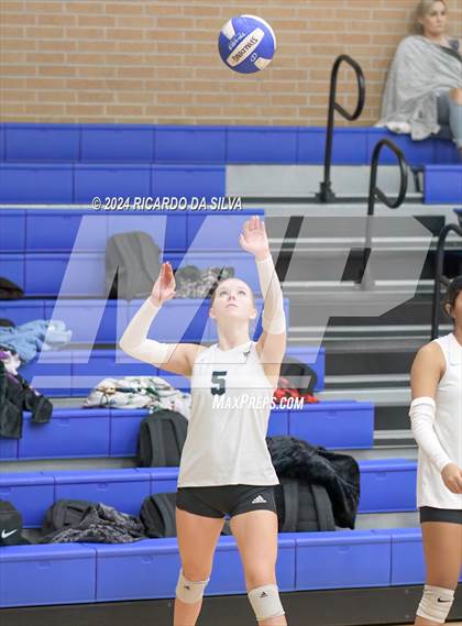 Thumbnail 2 in Bellville vs Brazoswood (Needville Tournament) photogallery.