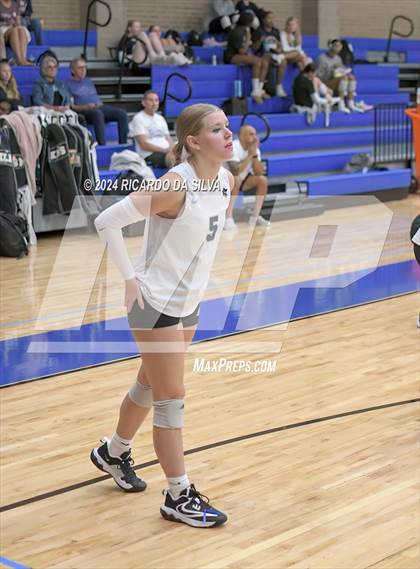 Thumbnail 1 in Bellville vs Brazoswood (Needville Tournament) photogallery.
