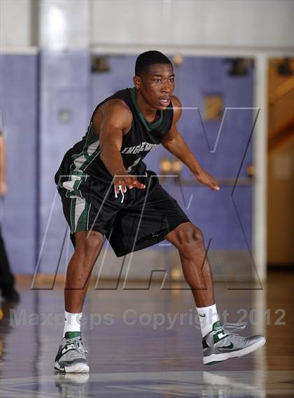 Thumbnail 1 in Inglewood vs. Fremont (St. Hope Elite Hoops Classic) photogallery.