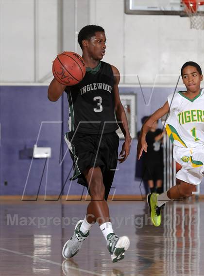 Thumbnail 1 in Inglewood vs. Fremont (St. Hope Elite Hoops Classic) photogallery.