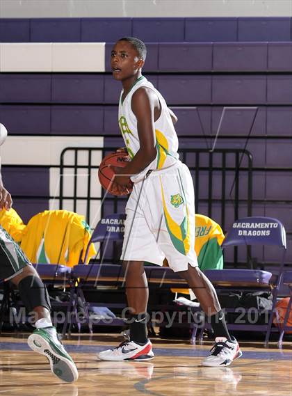 Thumbnail 1 in Inglewood vs. Fremont (St. Hope Elite Hoops Classic) photogallery.